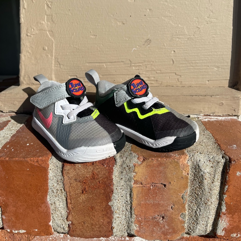 TUNE SQUAD Nike-Lebron James